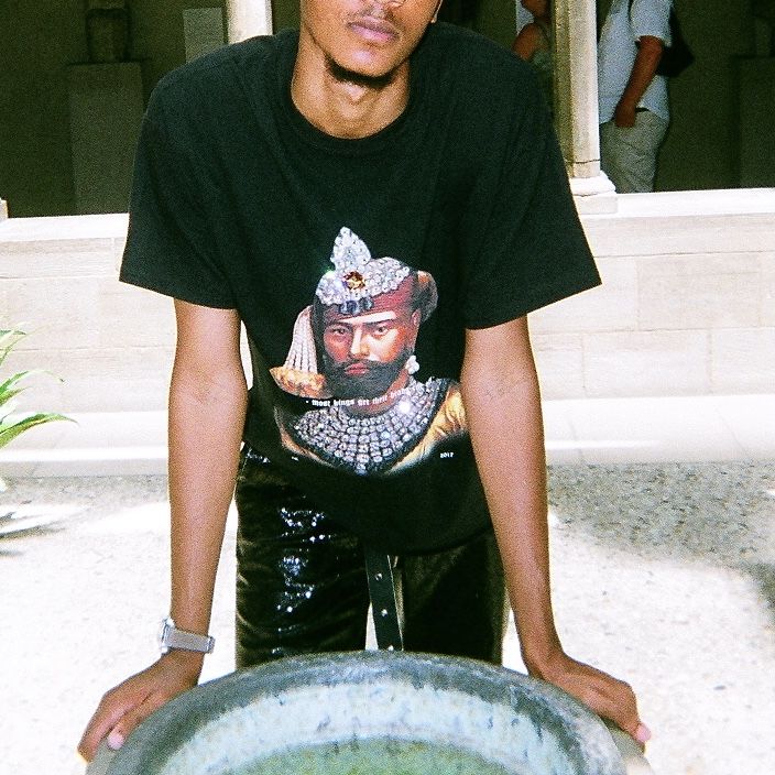 BEENKINGtee (w/ Swarovski Crystals)